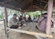 Polsek Langgudu Laksanakan Jum’at Curhat di Desa Sambane, Terima Keluhan Warga Soal Kenakalan Remaja