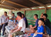 Polsek Wawo Gelar Jumat Curhat, Sosialisasikan Bahaya TPPO kepada Warga