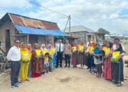 Tabur Kebaikan, Sat Intelkam Polres Bima Kota Berbagi Beras pada Warga Kurang Mampu